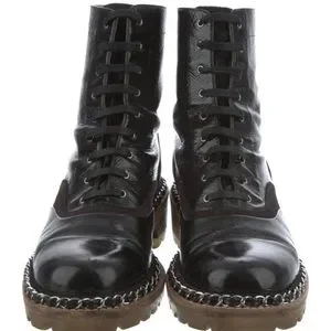 【ロゴがアクセント♪】CHANEL☆コンバット ブーツ 異素材ミックスのCCロゴがお洒落♪】CHANEL☆コンバットブーツ